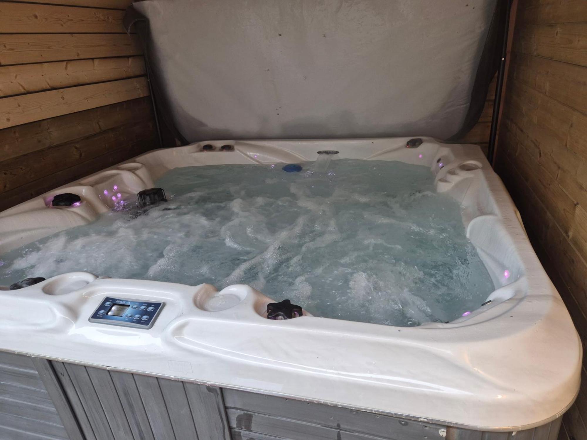 Luxe Boshuisje Met Prive Wellness & Jacuzzi Op De Veluwe Ермело Екстериор снимка